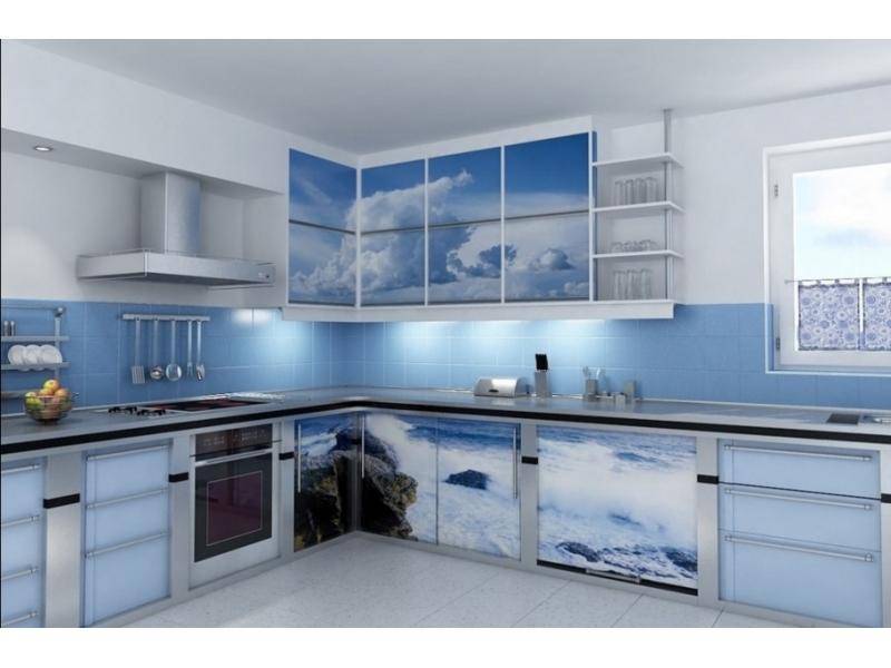 красивая угловая кухня с фотопечатью в Мурманске