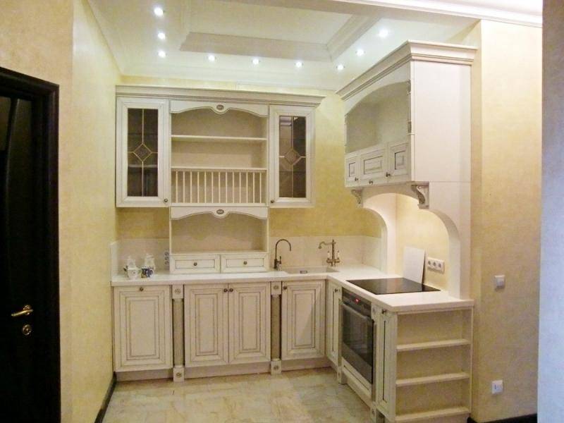 классическая угловая кухня в Мурманске