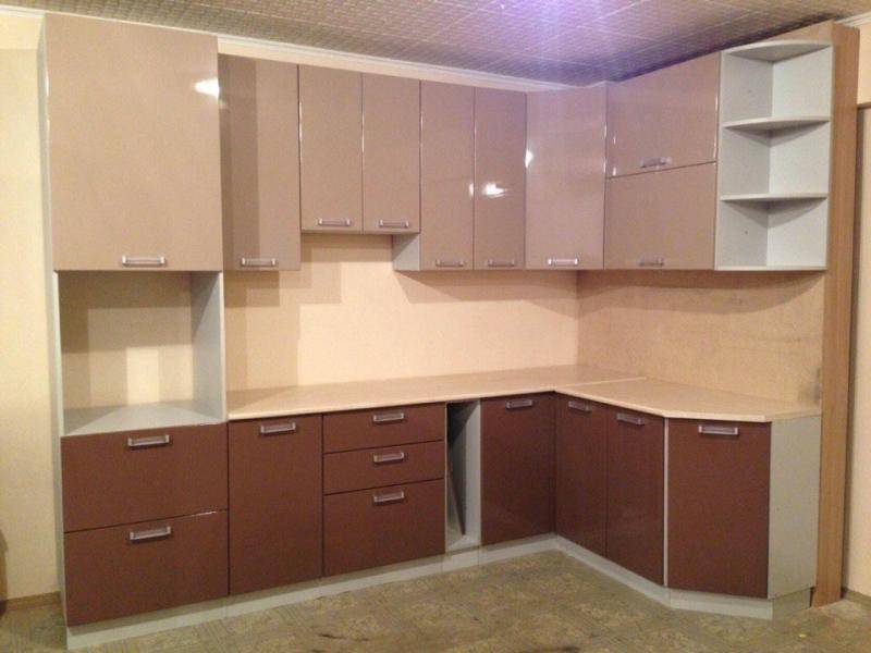 удобный кухонный гарнитур в Мурманске