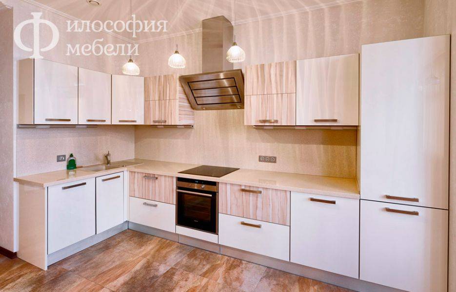 светлая угловая кухня №15 в Мурманске
