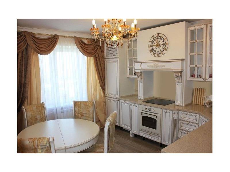 кухня из массива людовик в Мурманске