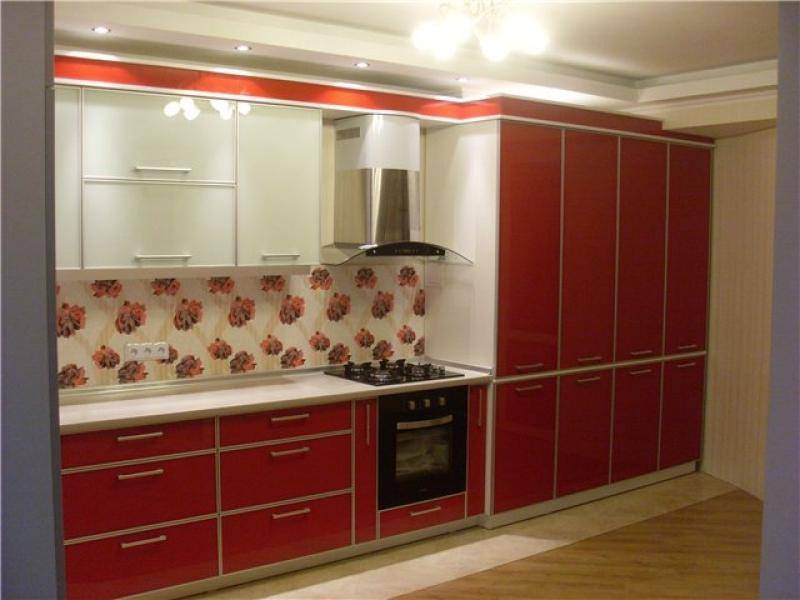 современная прямая кухня в Мурманске