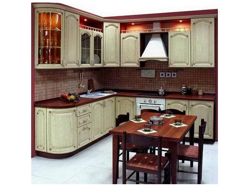 угловая кухня классика в Мурманске