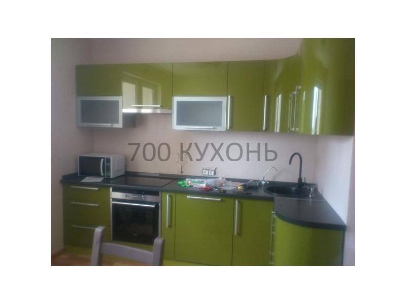 зеленая угловая кухня в Мурманске