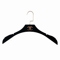 вешалка-плечики chanel черная для женской одежды в Мурманске