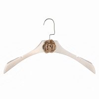 вешалка-плечики chanel белая с цветком кофейного оттенка для женской одежды в Мурманске